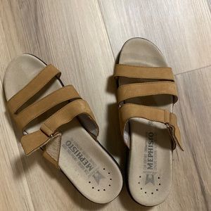 NWOT Mephisto tan slip-on sandal